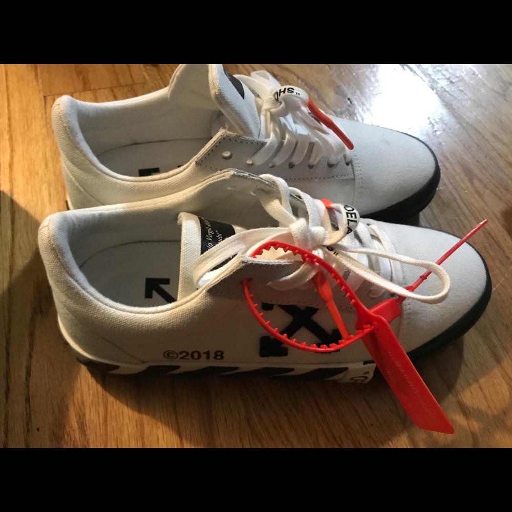 Off-White Vulc Low Top White